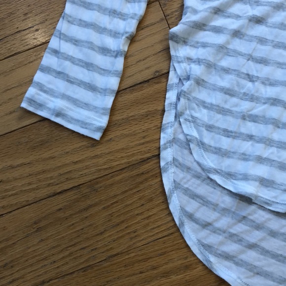 Banana Republic Dolman Sleeve Grey / White Striped Crewneck Shirt - XS - Picture 4 of 11